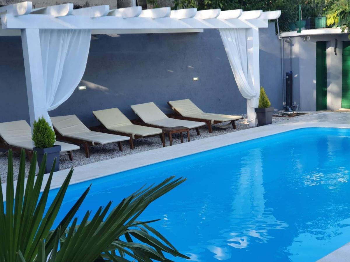 Šestanovac Holiday Home Zezevica - Heated Pool المظهر الخارجي الصورة