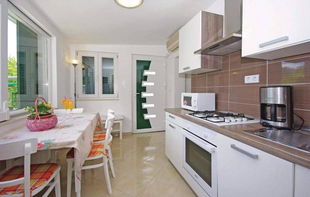 Šestanovac Holiday Home Zezevica - Heated Pool المظهر الخارجي الصورة